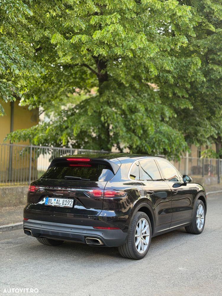 Porsche Cayenne - 2