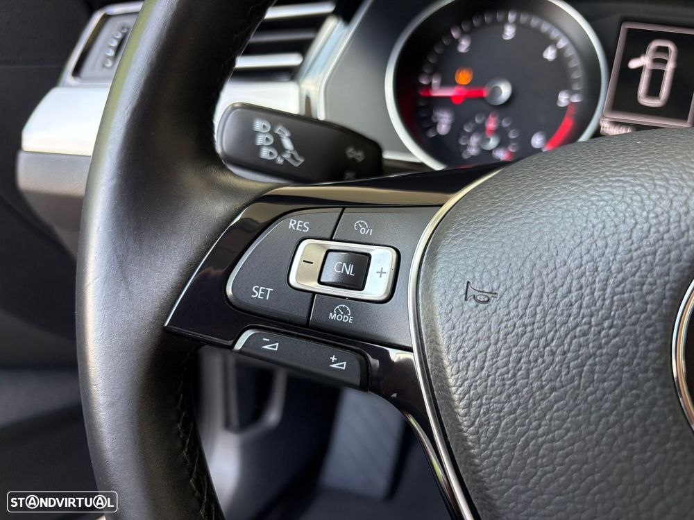 VW Passat Variant 2.0 TDI Confortline - 12