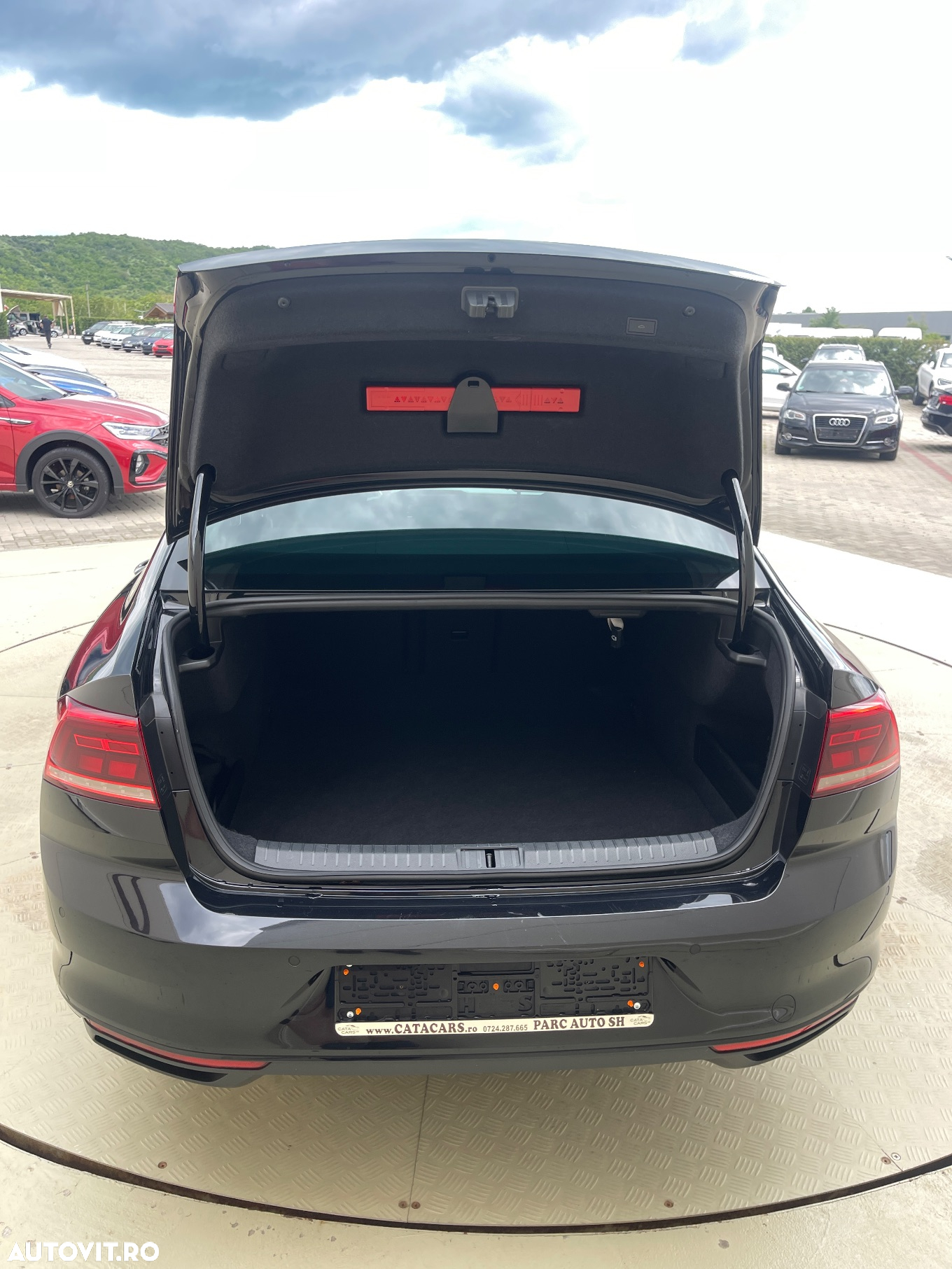 Volkswagen Passat - 26