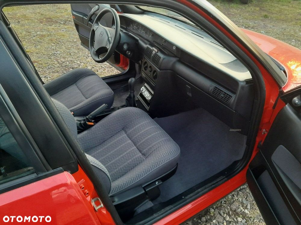 Lancia Delta 1600 i.e - 8