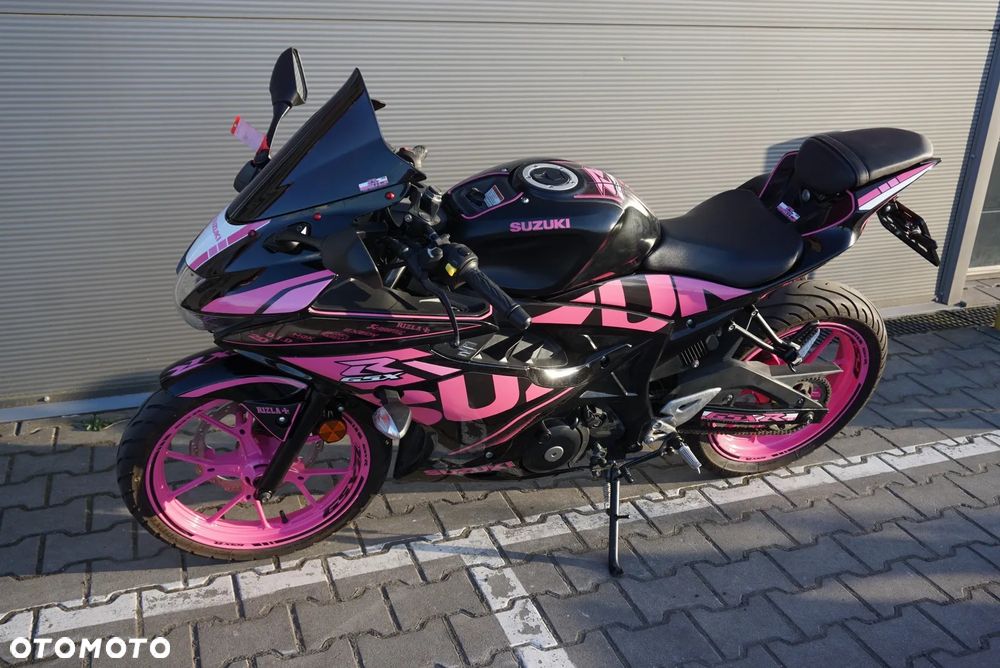 Suzuki GSX - 12