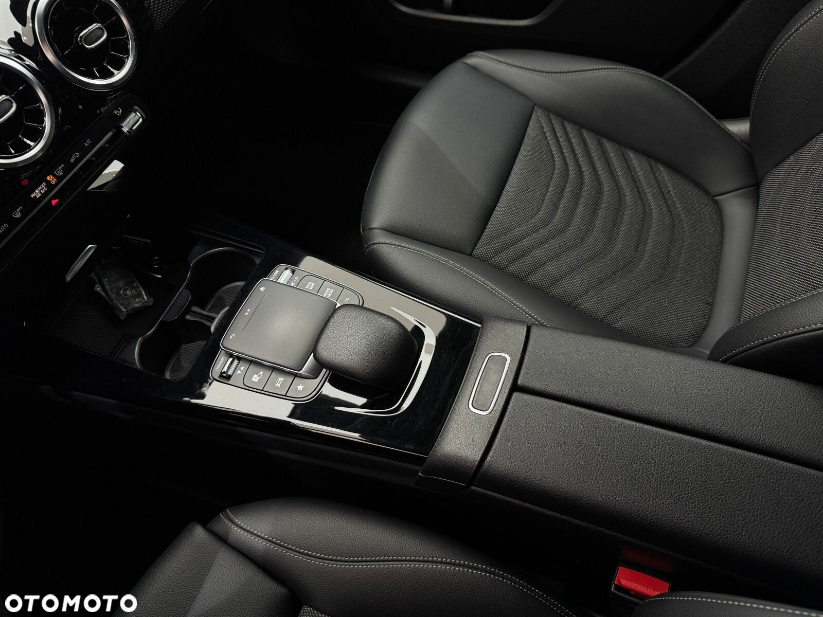 Mercedes-Benz Klasa A 200 Style 7G-DCT - 24