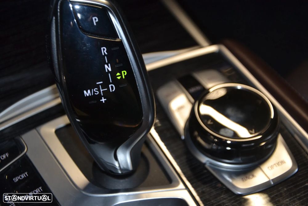 BMW 740 e iPerformance Pack M - 33