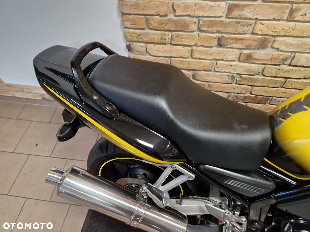Yamaha FZS - 33