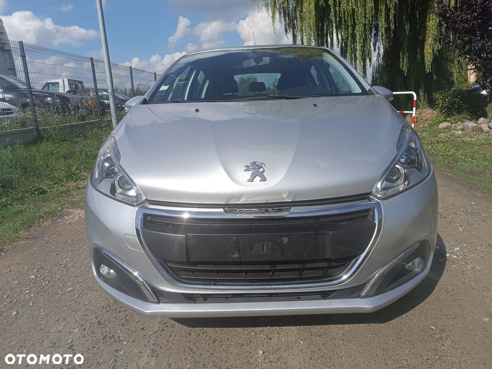 Peugeot 208 - 13