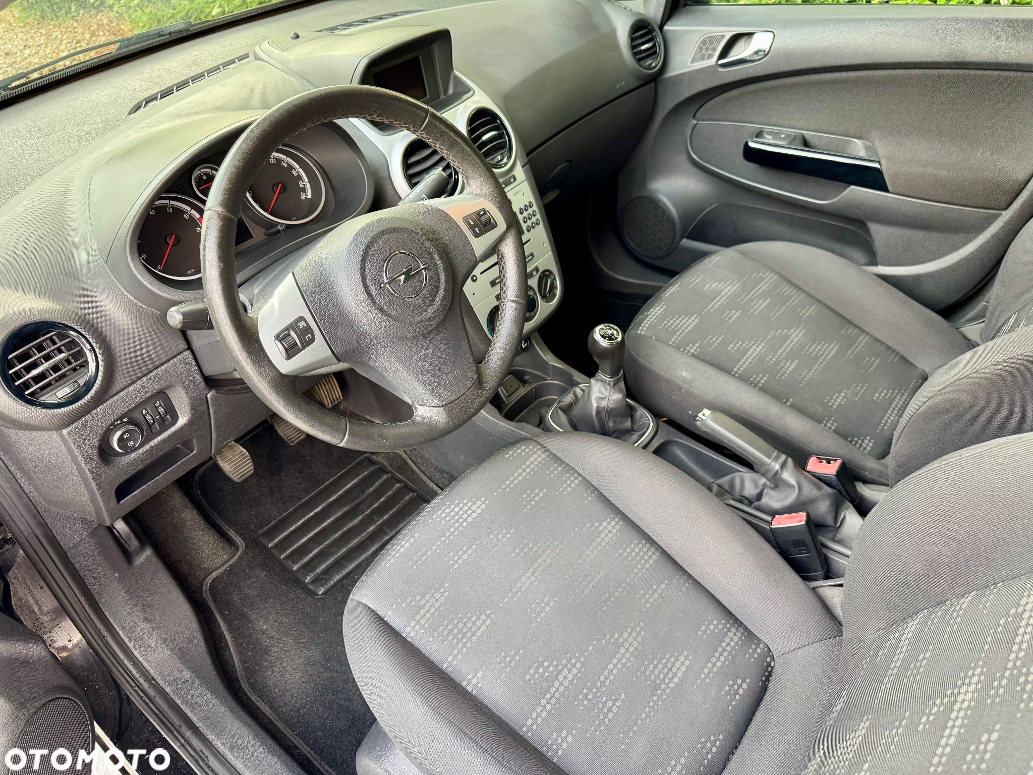 Opel Corsa 1.4 16V Energy - 11