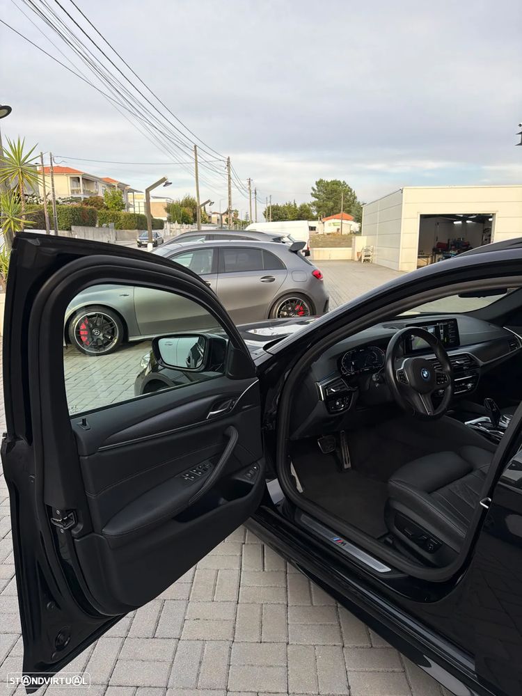 BMW 530 e Pack Desportivo M - 13