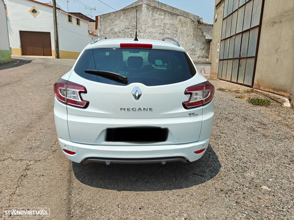 Renault Mégane Sport Tourer ST Line - 2