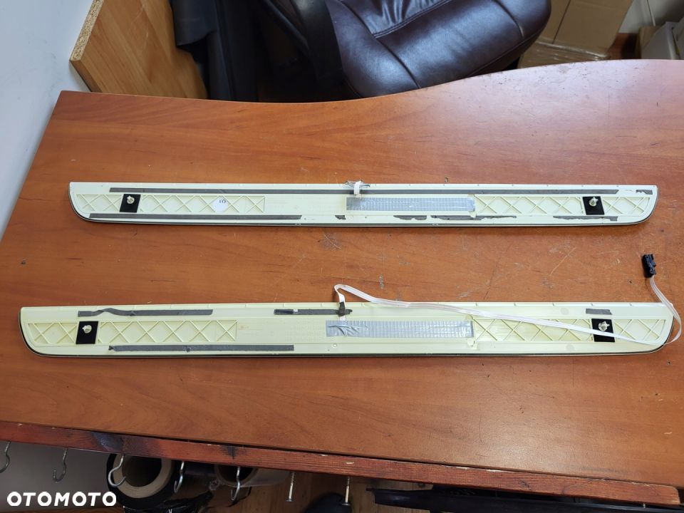 LISTWA NAKŁADKA PROGU MERCEDES W205 COUPE CABRIO - 4