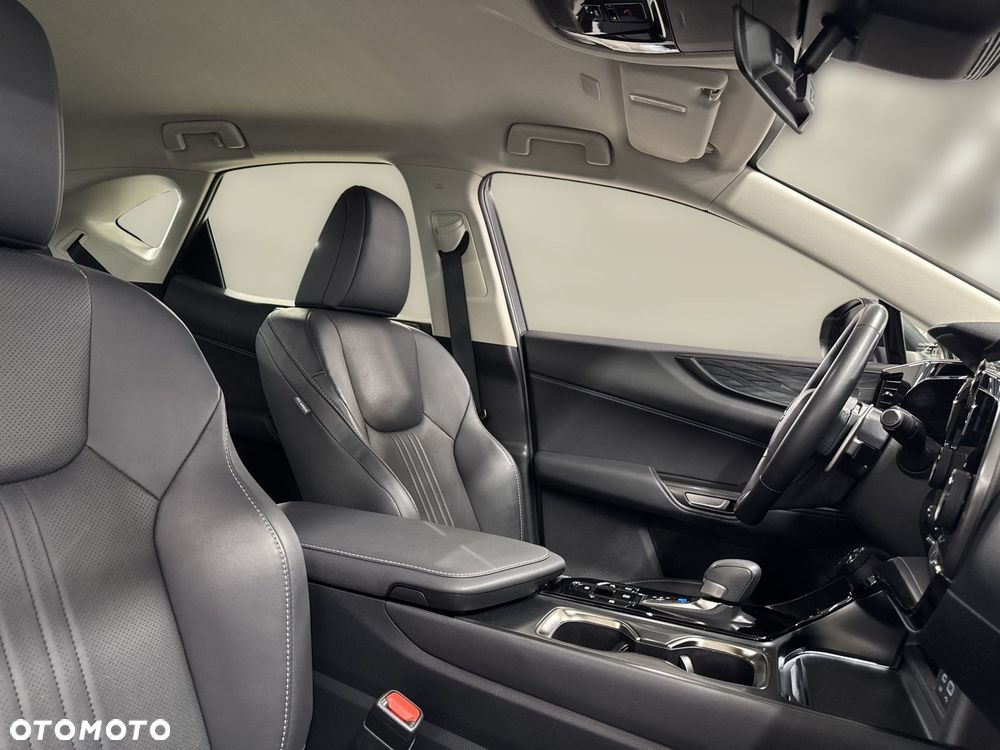 Lexus NX 350h Business AWD - 24