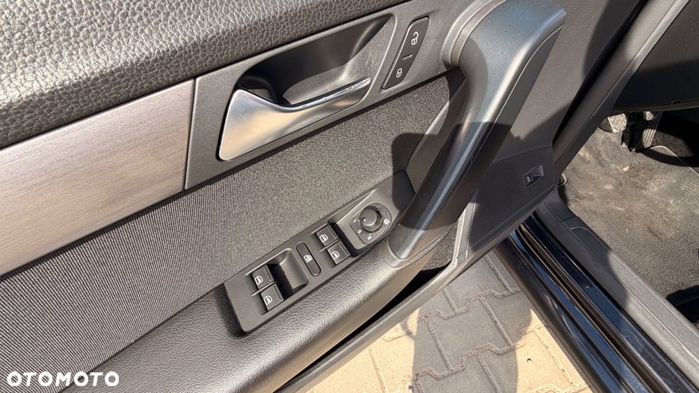 Volkswagen Passat Variant 2.0 TDI DPF Sportline - 12