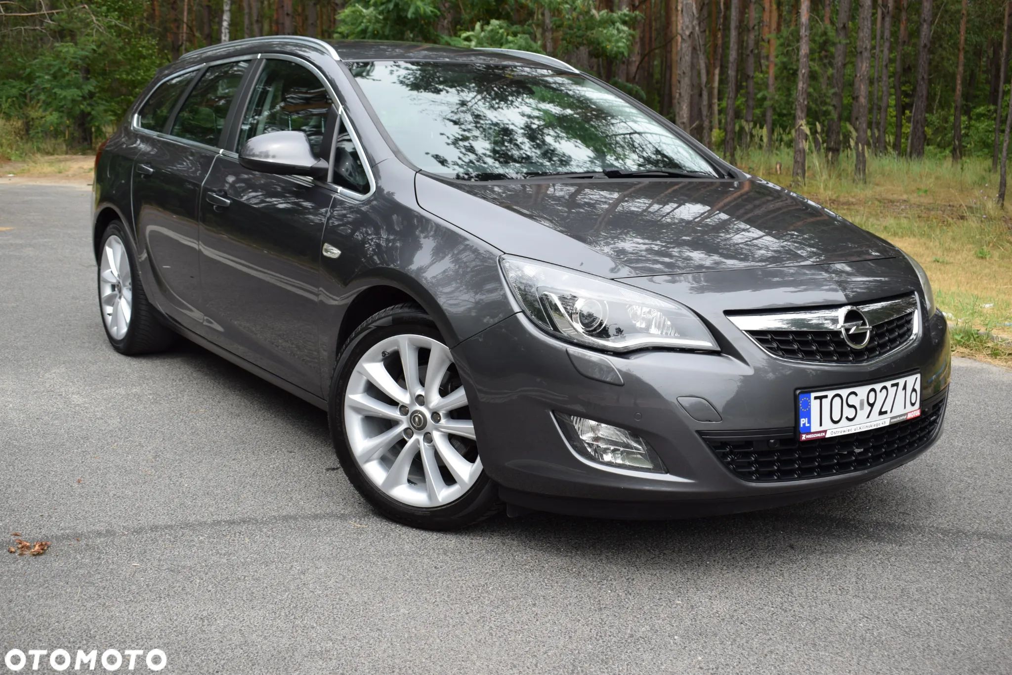 Opel Astra 1.6 Turbo Cosmo - 1