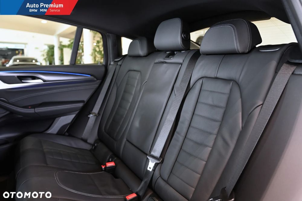 BMW X4 - 16