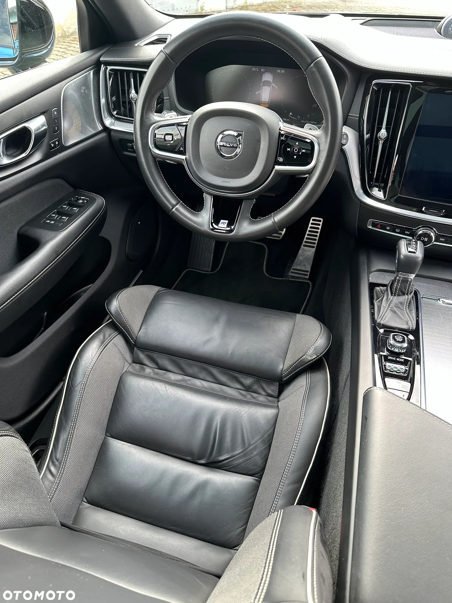 Volvo V60 D4 R-Design - 23