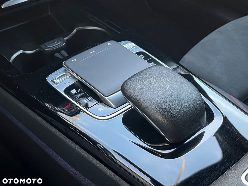 Mercedes-Benz CLA 220 AMG Line 7G-DCT - 35