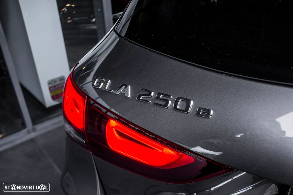 Mercedes-Benz GLA 250 e AMG Line - 12
