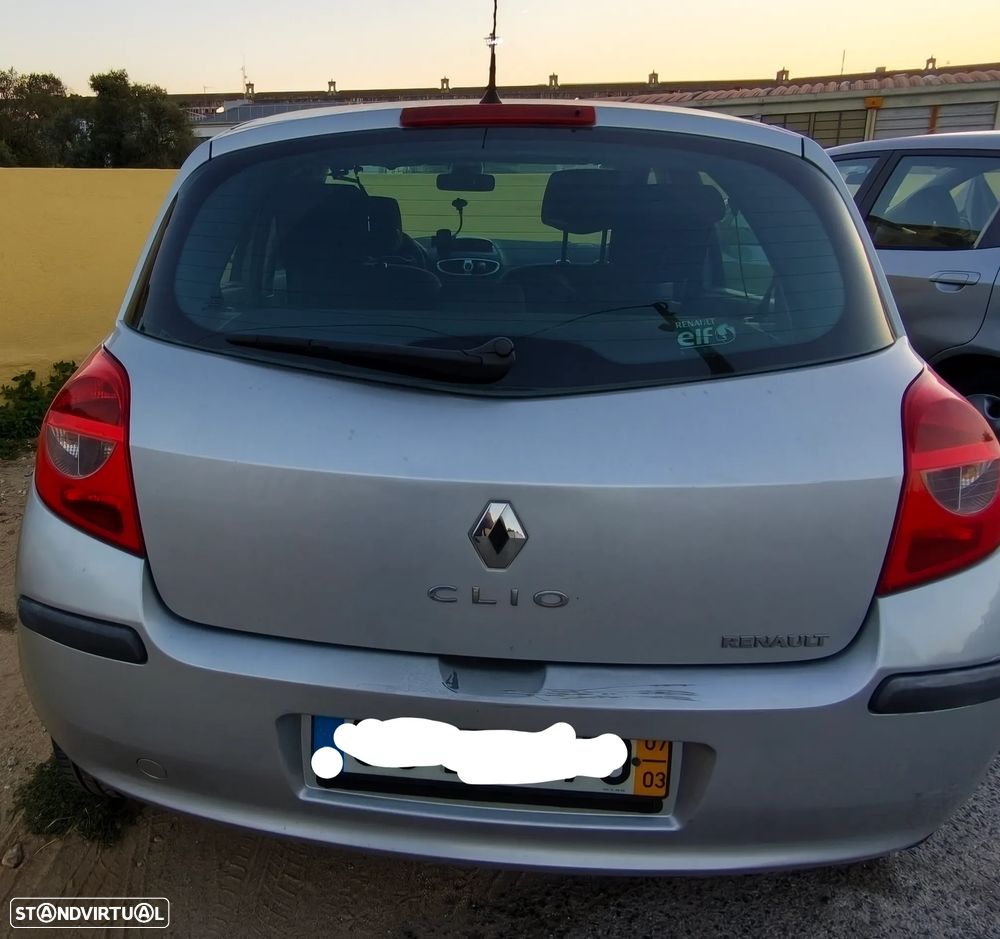 Renault Clio 1.2 16V Confort - 3