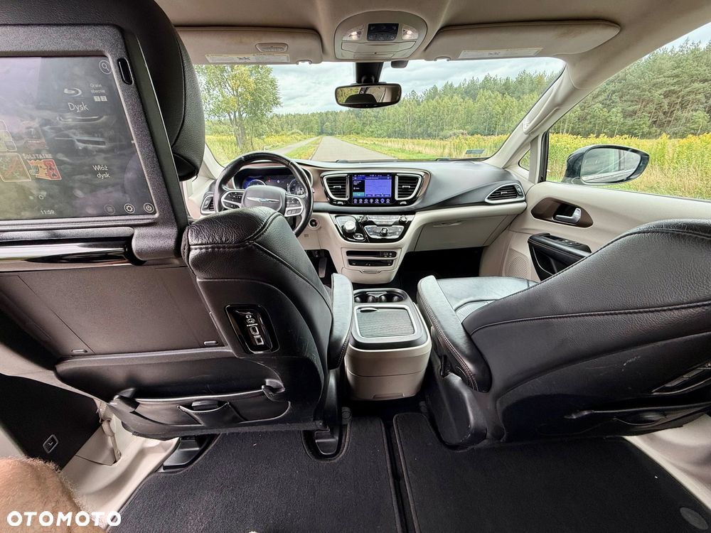 Chrysler Pacifica - 18