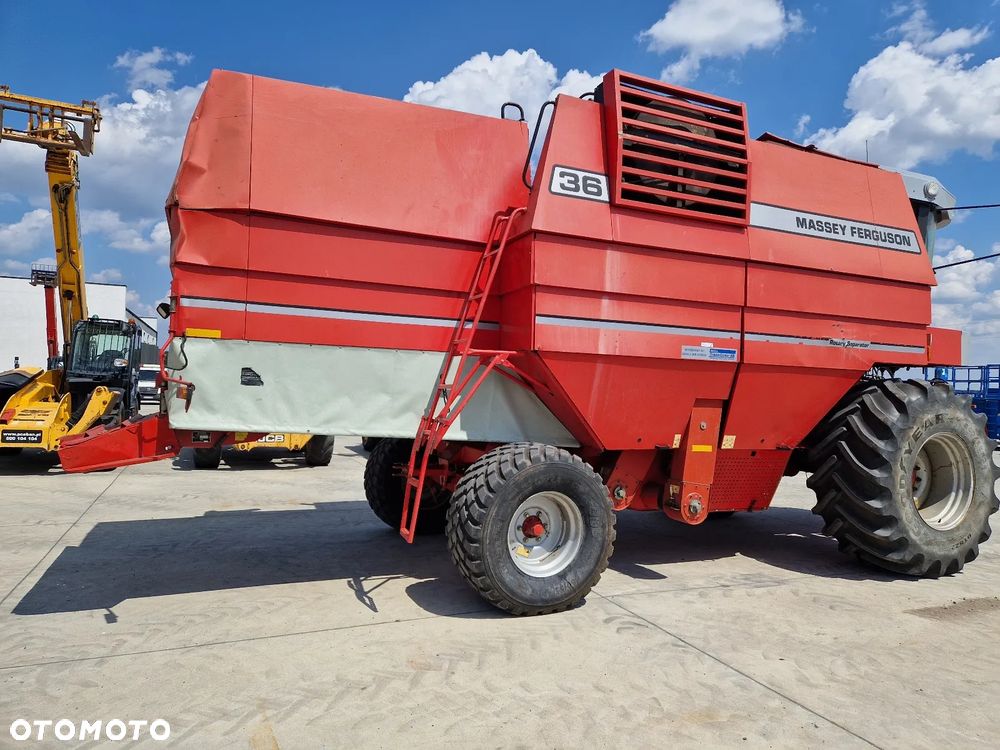 Massey Ferguson MF 36 Claas New Holland P600 - 3