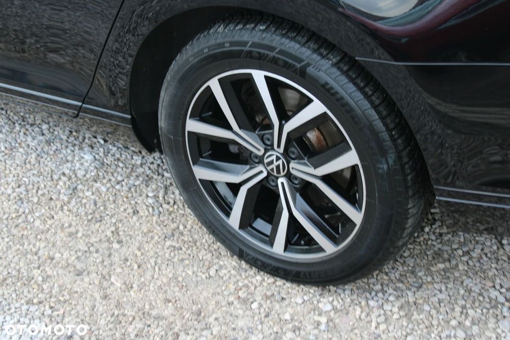 Volkswagen Passat - 12