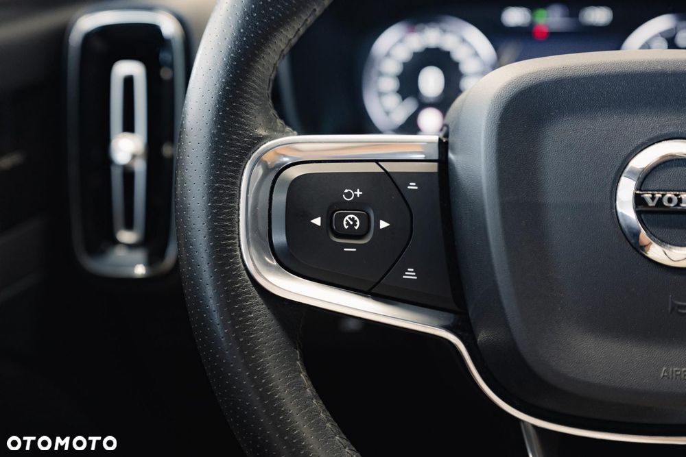 Volvo XC 40 T4 AWD - 24
