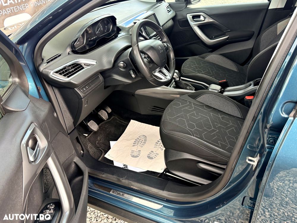 Peugeot 2008 PureTech 82 Style - 17
