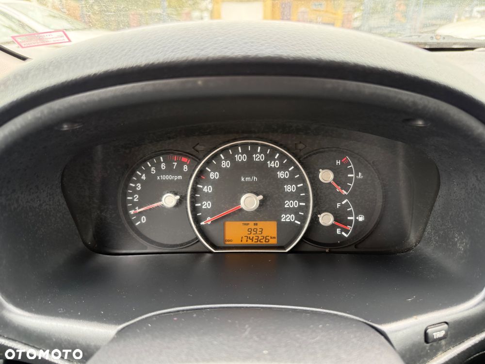 Kia Carens 2.0 CVVT EX - 26