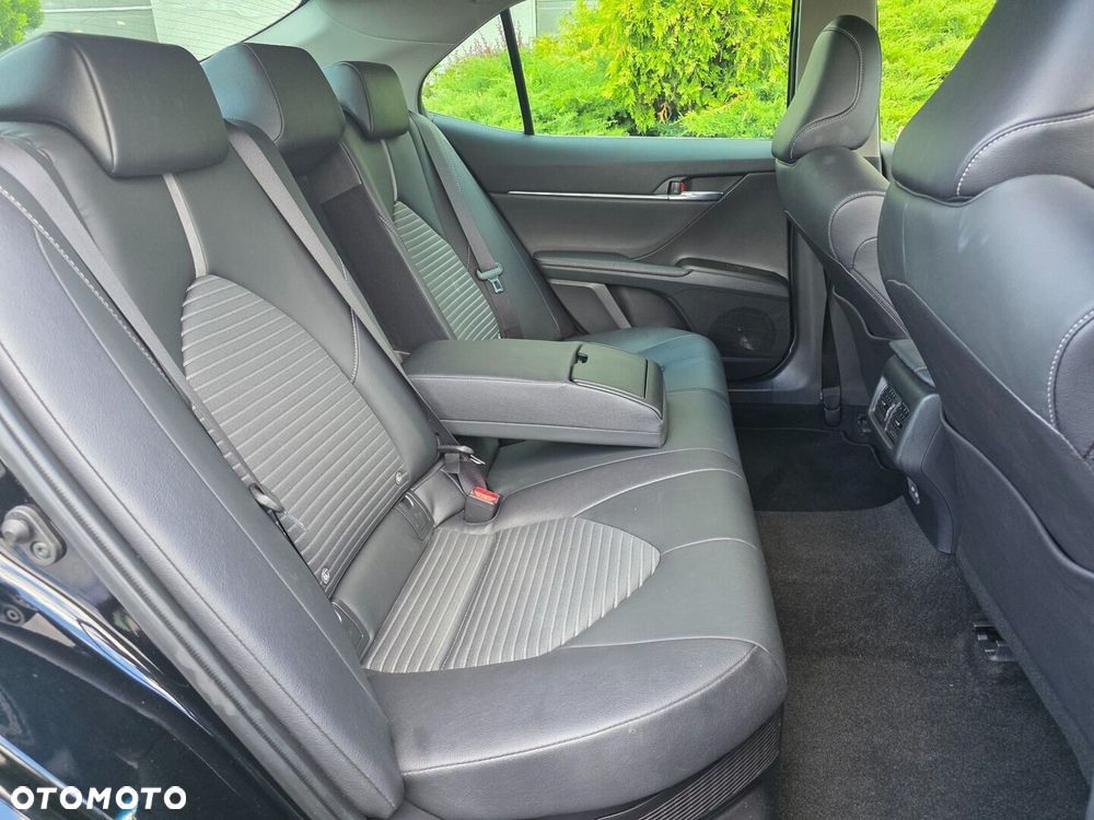 Toyota Camry 2.5 Hybrid Prestige CVT - 22