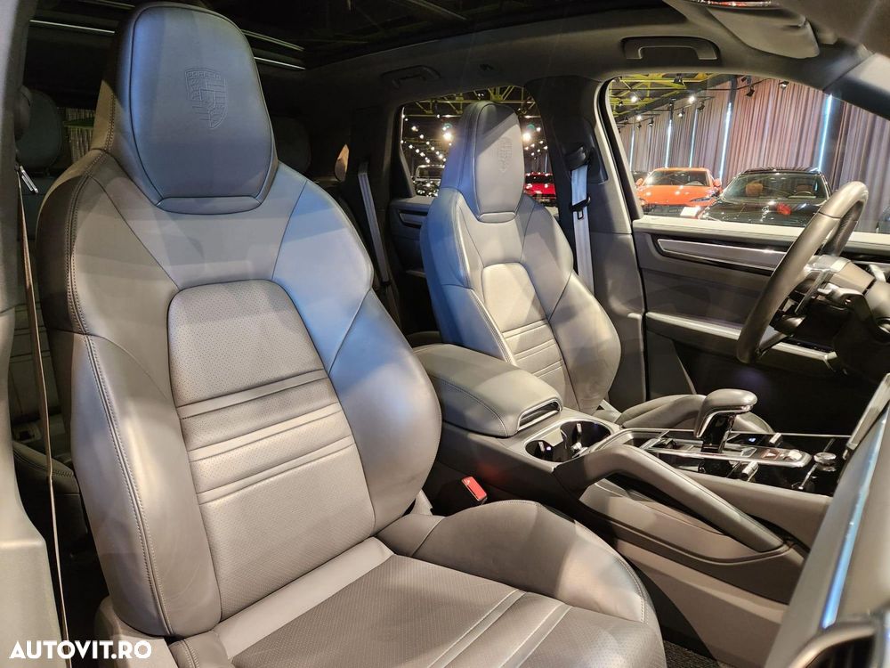 Porsche Cayenne E-Hybrid Tiptronic S - 26