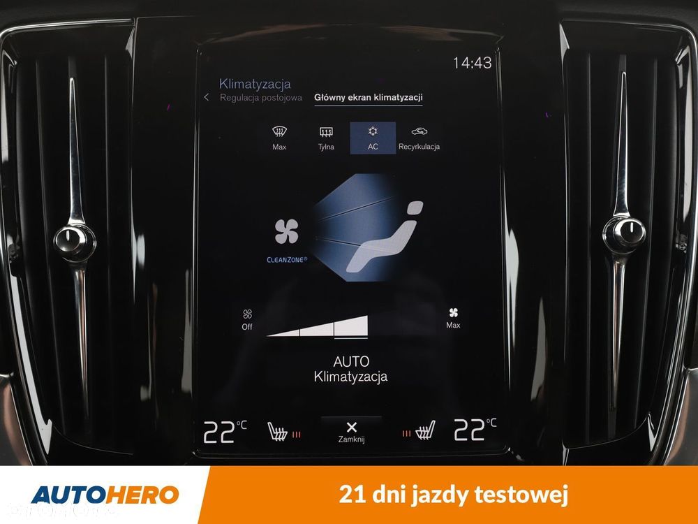 Volvo V90 Cross Country - 24