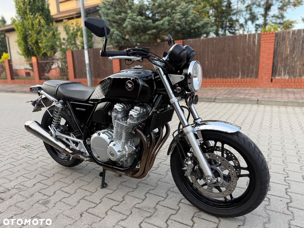 Honda CB - 3