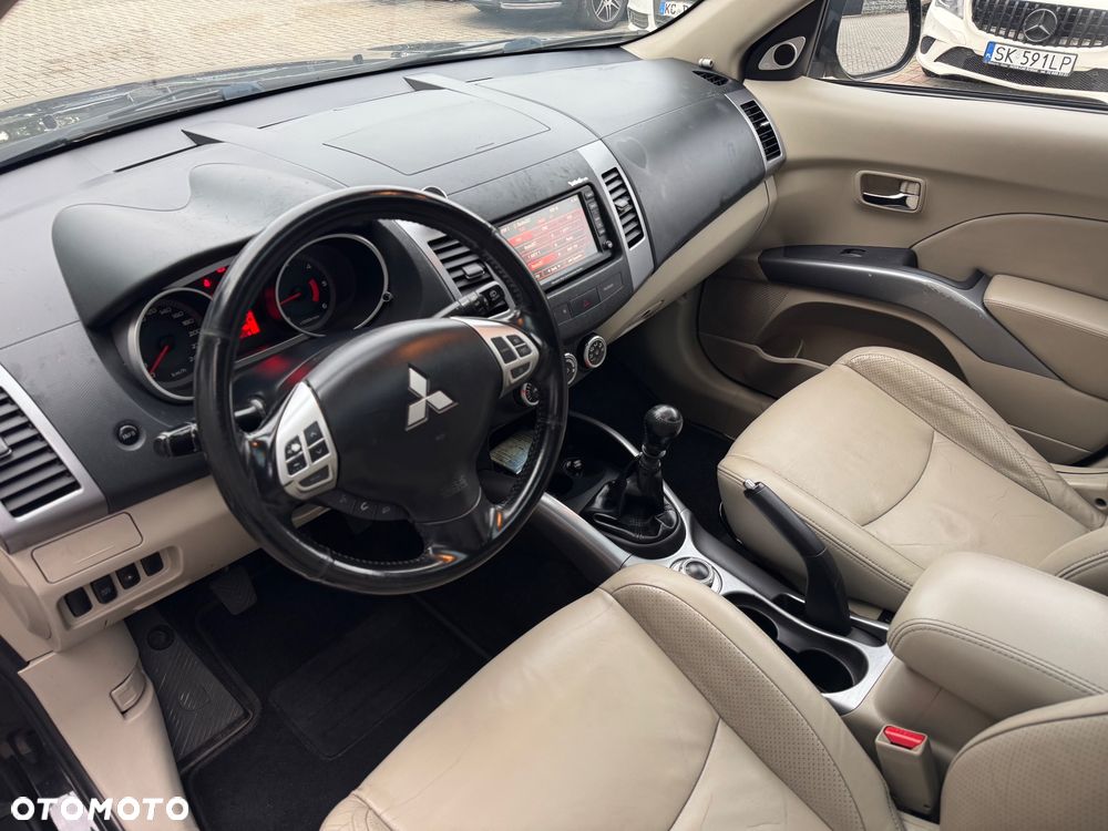 Mitsubishi Outlander - 20