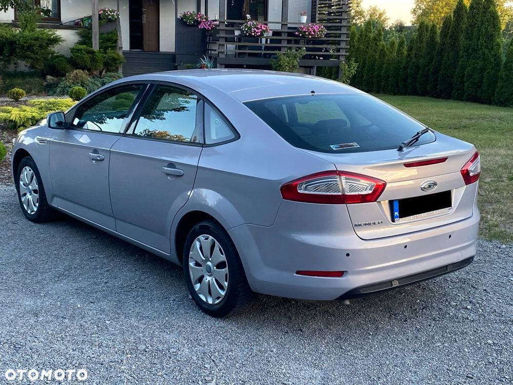 Ford Mondeo 2.0 Ghia X - 9
