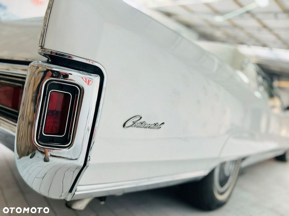 Lincoln Continental - 31