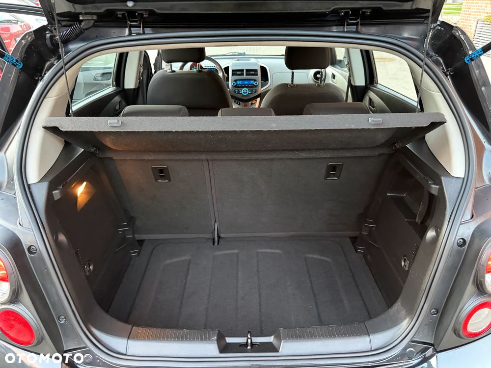 Chevrolet Aveo - 32