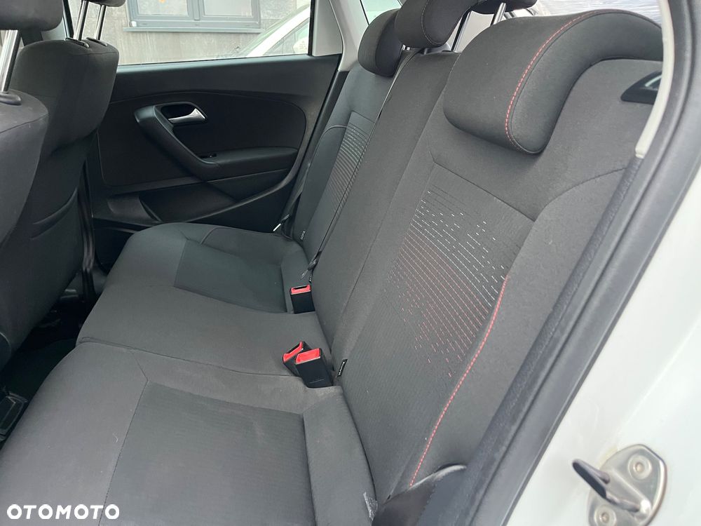 Volkswagen Polo 1.2 TSI MATCH - 10