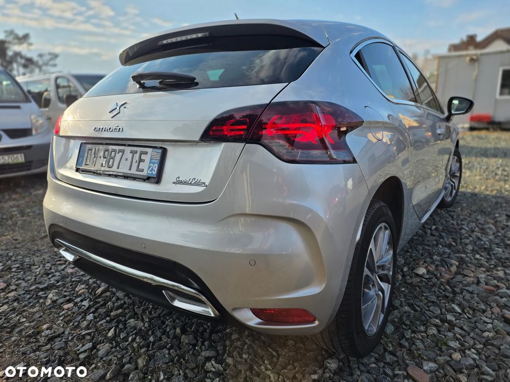 Citroën DS4 e-HDi 115 ETG6 SoChic - 23