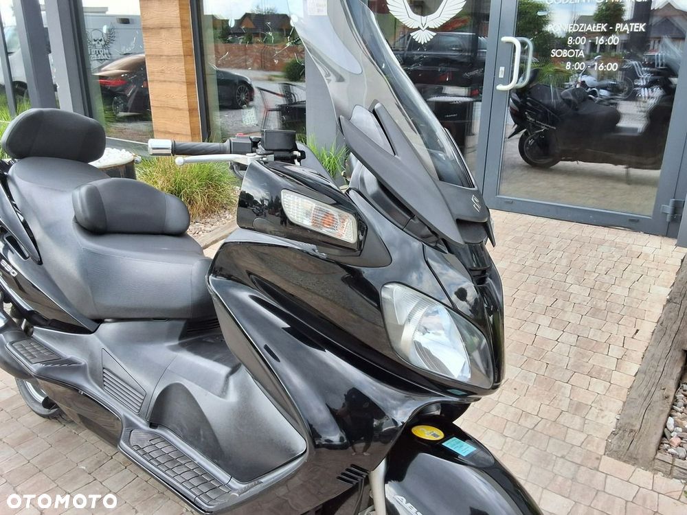 Suzuki Burgman - 10