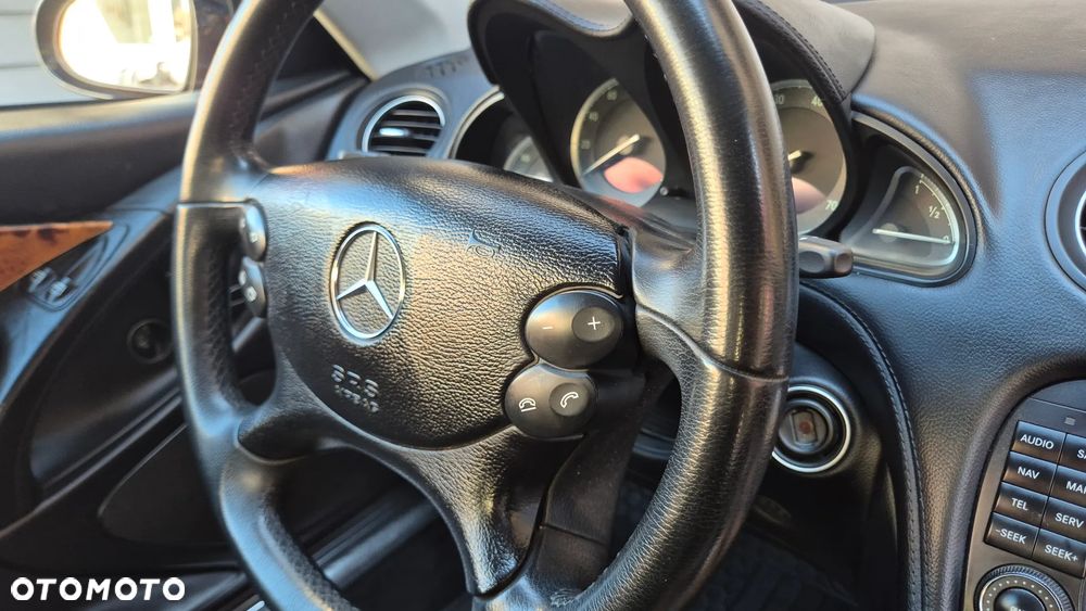 Mercedes-Benz SL - 24