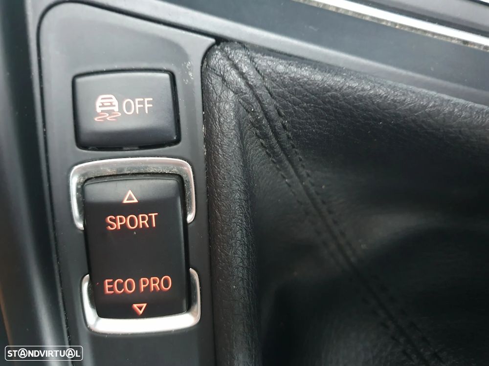 BMW 320 d EfficientDynamics Line Sport - 36