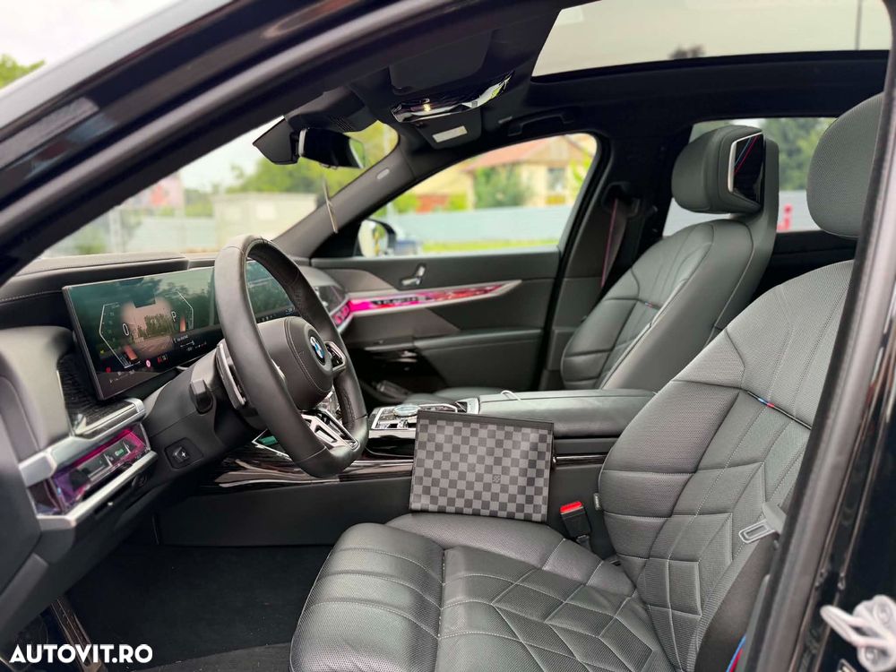 BMW Seria 7 - 11