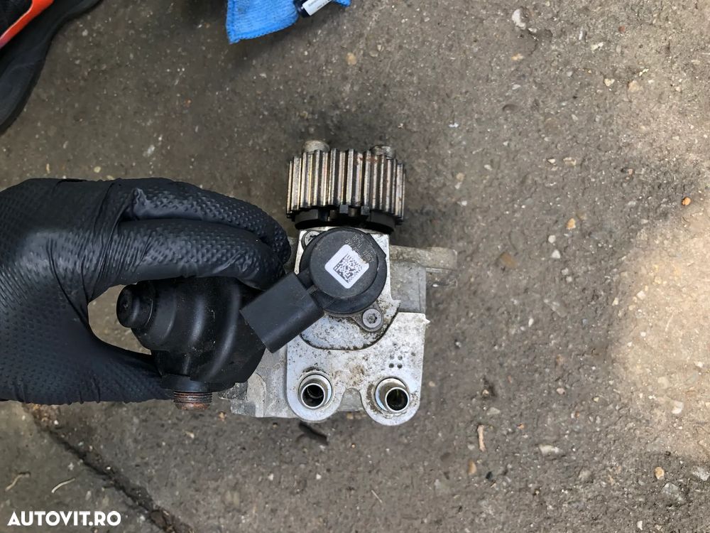 Pompa de injectie cu regulator 2.0 TDI VAG EURO 5  0 445 010 529 - 6