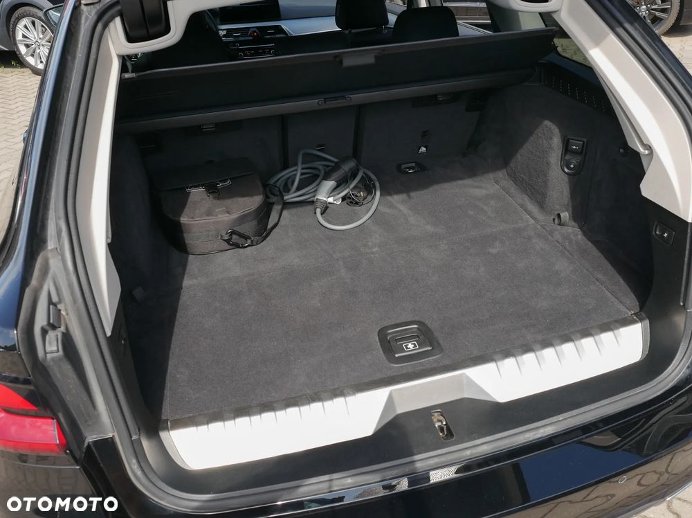 BMW Seria 5 530e - 22