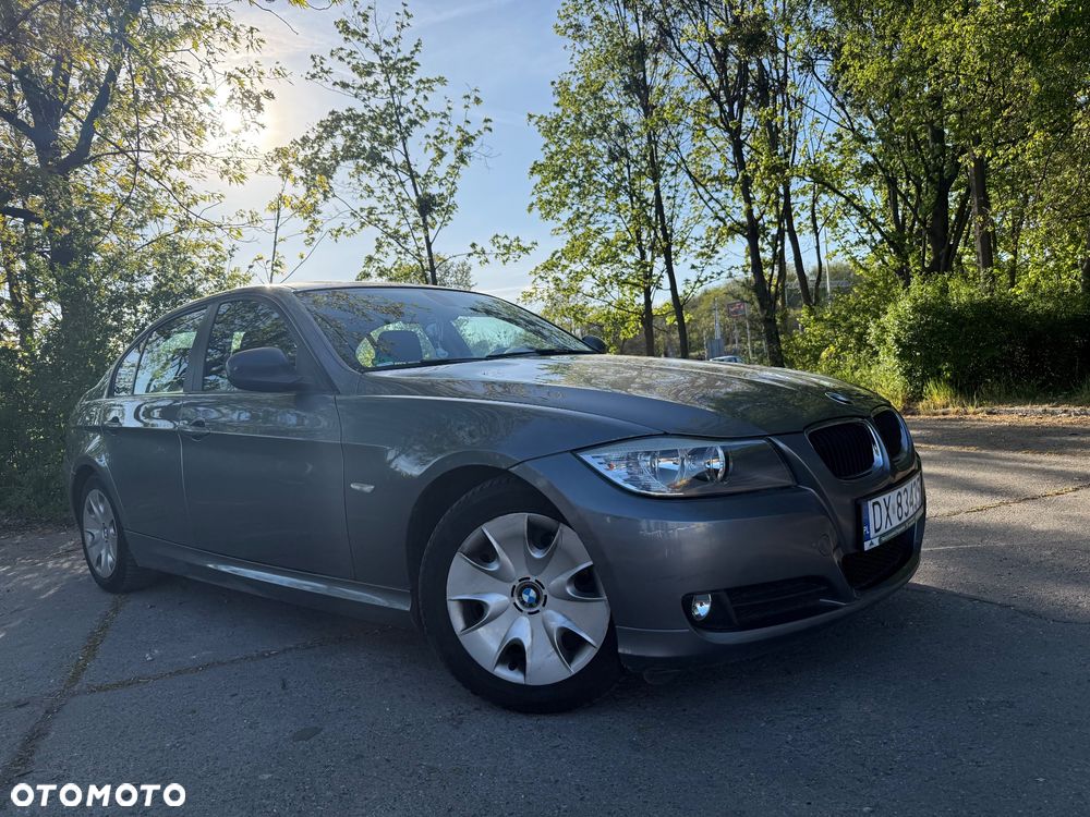 BMW Seria 3 318i - 4