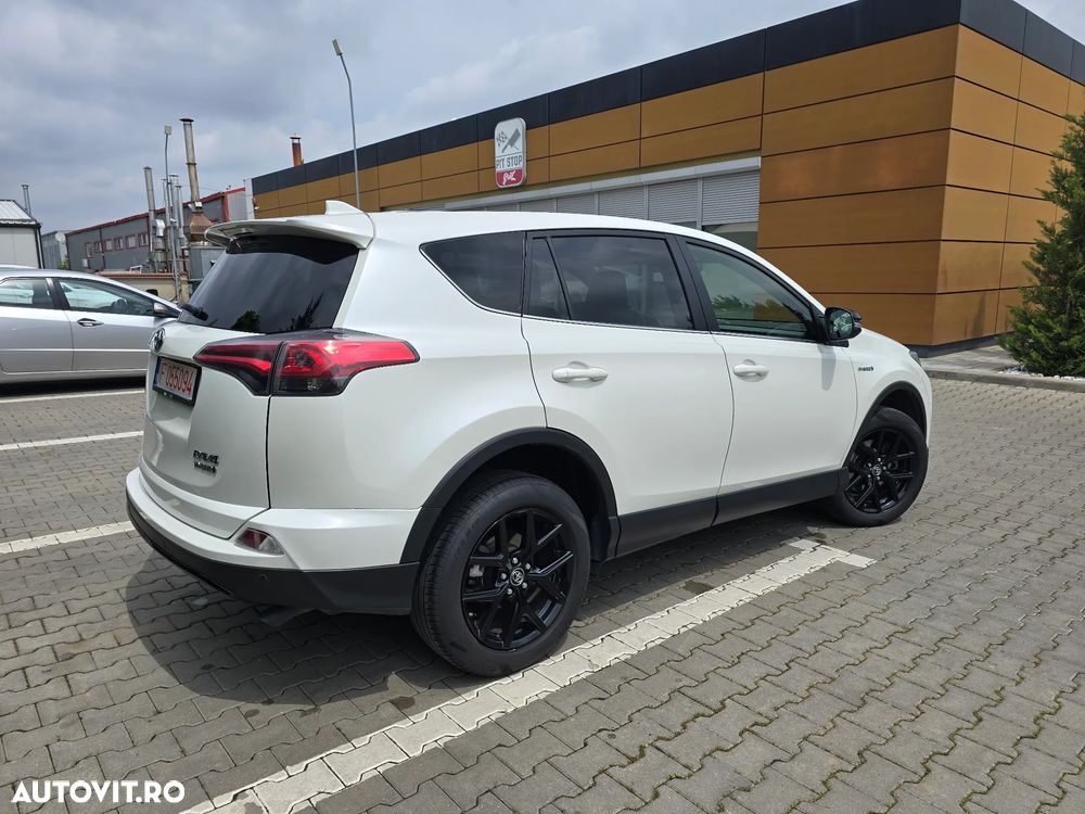 Toyota RAV4 - 6