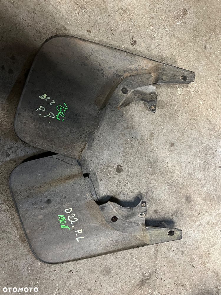 Chlapacze przednie tylne lewy prawy Nissan Navara d22 - 1