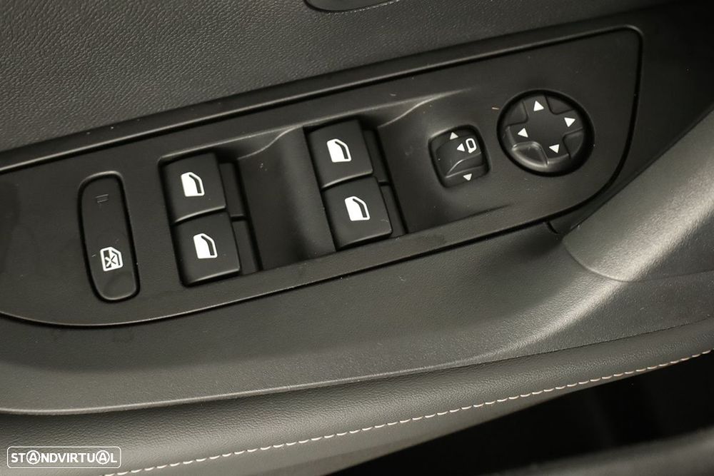 Peugeot 2008 1.2 PureTech Allure - 21