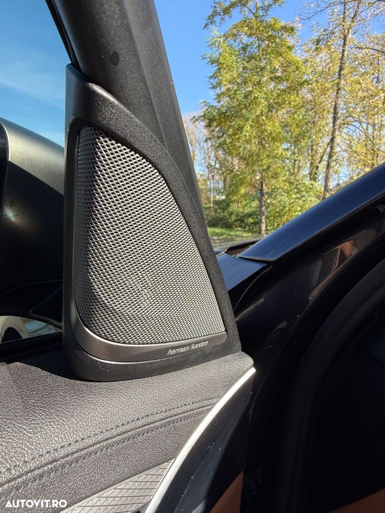 BMW Seria 5 550i xDrive - 8