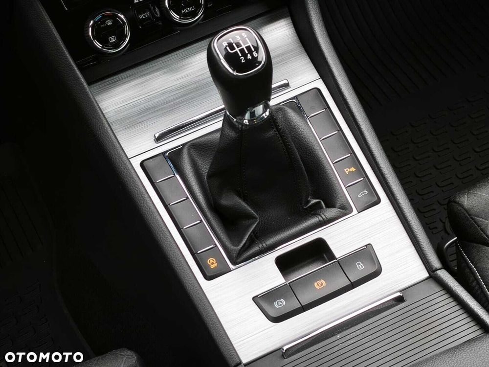 Skoda Superb 1.5 TSI Ambition - 29