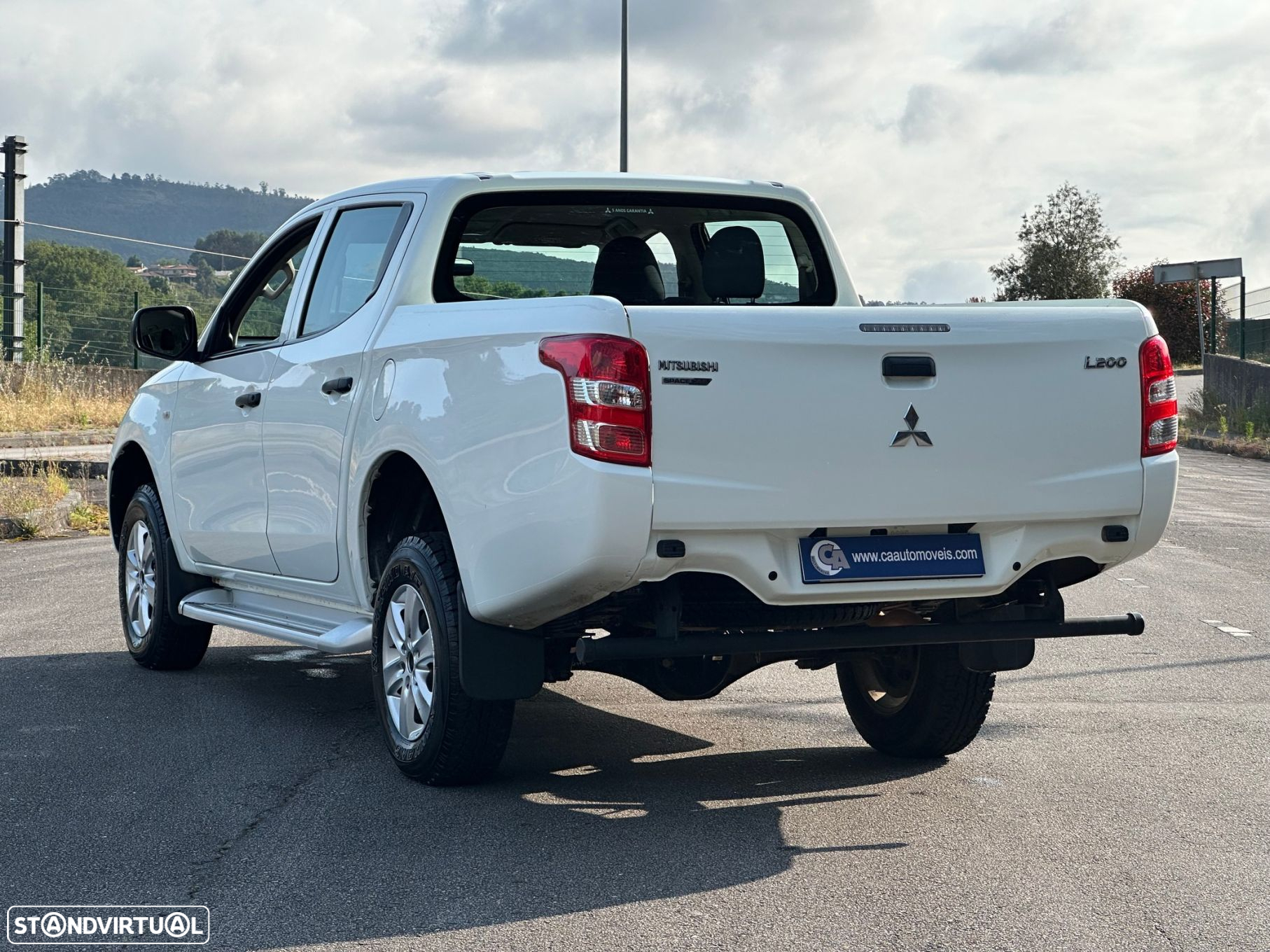 Mitsubishi L200 2.4 DI-D CD Invite 4WD - 14